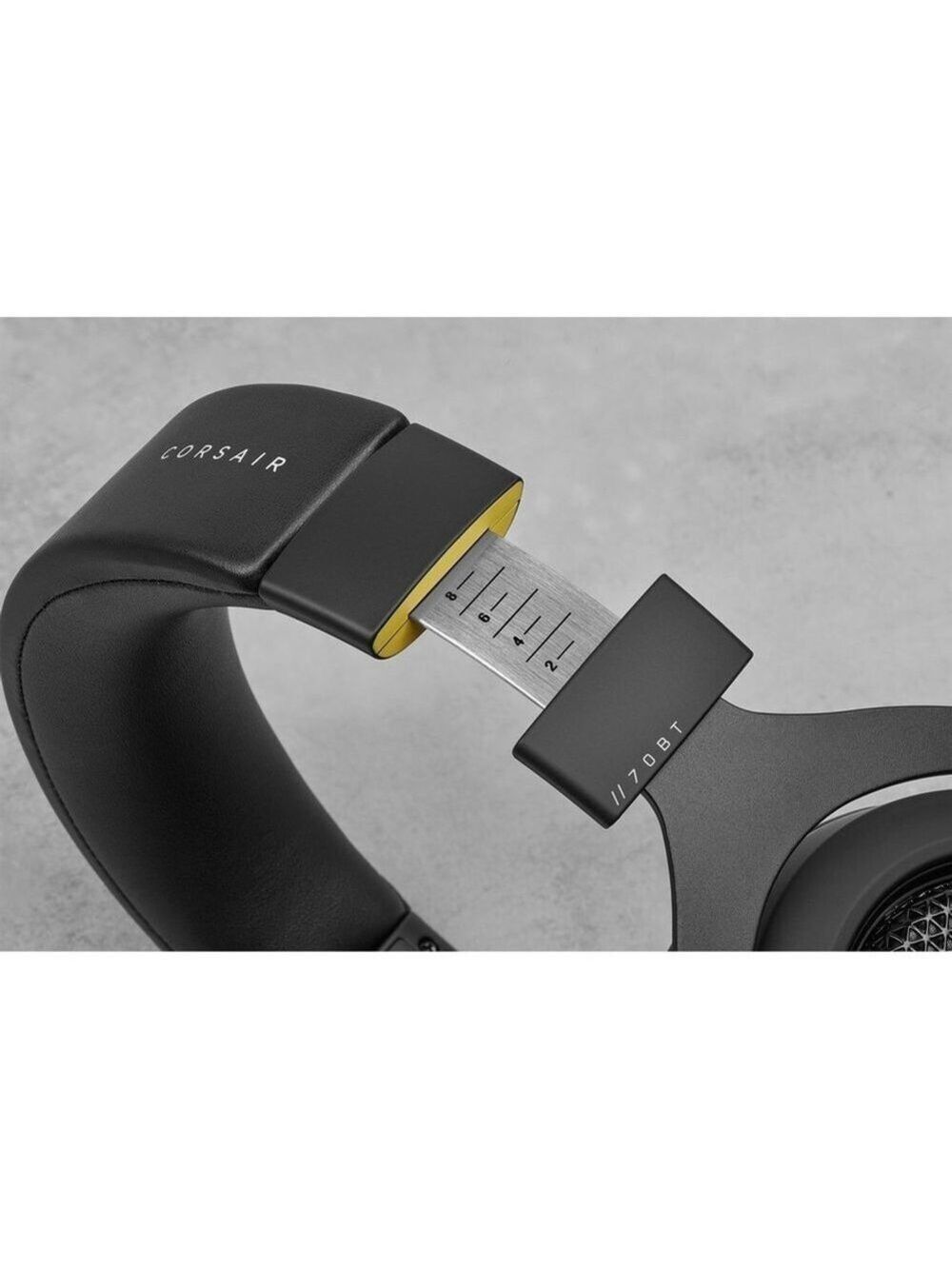 Corsair HS70 Bluetooth Gaming Headset in Black - Picture 9 of 13